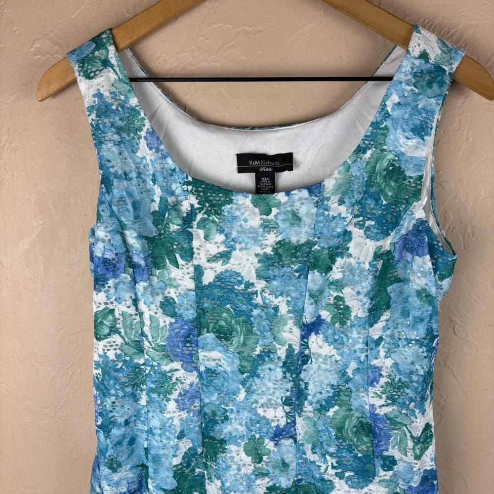 R & M Richards Blue White Floral Eyelet Sleeveless Fit and Flare Dress Size 10P - Picture 2 of 10